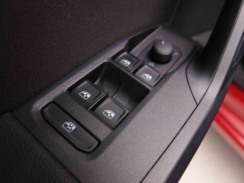 Photo 22 de l'offre de SEAT IBIZA 1.0 EcoTSI 115 FR à 21698€ chez Carlyss automobiles Vitré