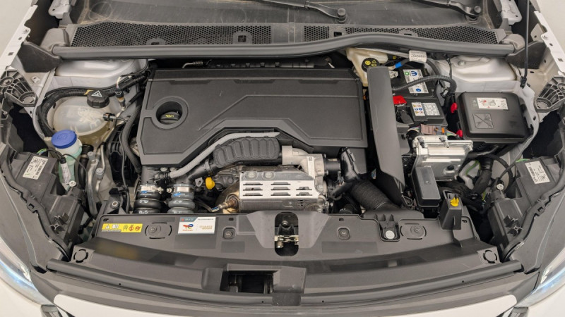 Photo 20 de l'offre de PEUGEOT 2008 Hybrid 136 e-DCS6 Allure à 23598€ chez Carlyss automobiles Vitré