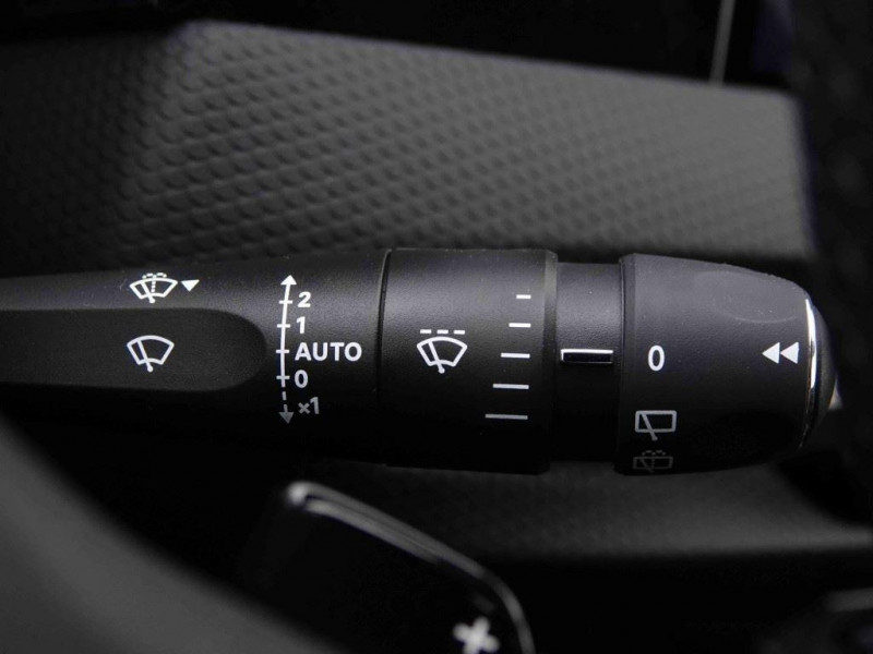 Photo 18 de l'offre de DS DS4 Hybride 136 e-DCT6 Pallas à 30598€ chez Carlyss automobiles Vitré