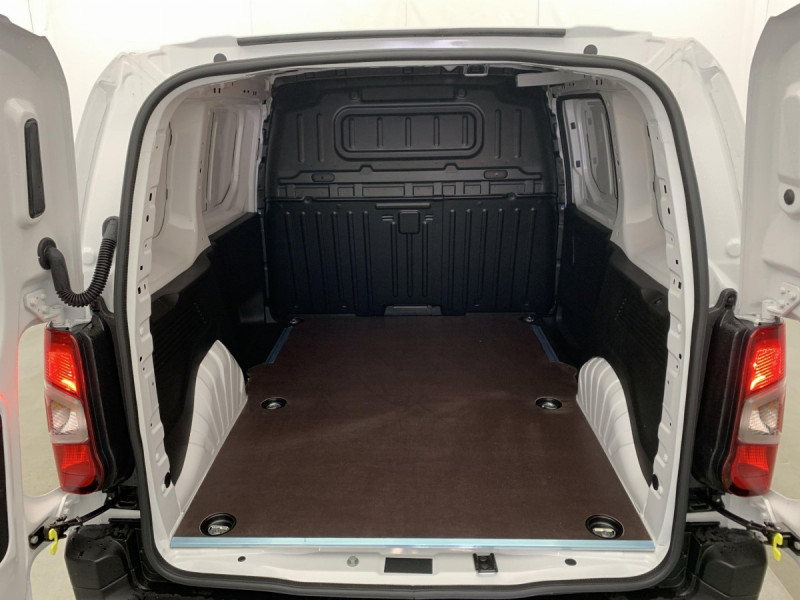 Photo 11 de l'offre de PEUGEOT Partner Fourgon M 650 KG BLUEHDI 130 S&S EAT8 à 21837€ chez Carlyss automobiles Vitré