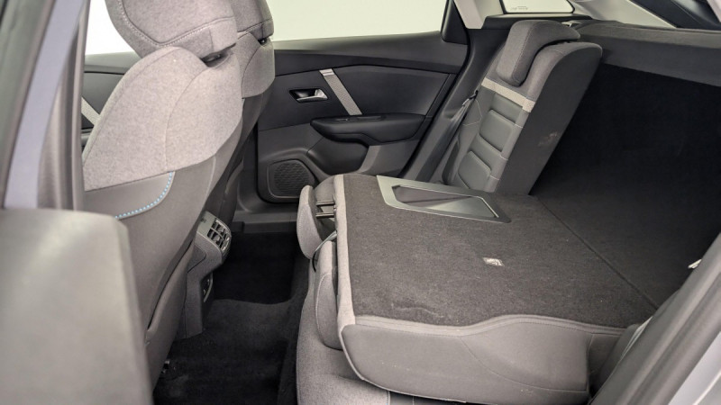 Photo 12 de l'offre de CITROEN C4 PureTech 130 S&S BVM6 Shine à 15978€ chez Carlyss automobiles Vitré