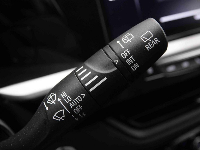 Photo 13 de l'offre de OPEL Grandland 1.2 T 130 AT Ultimate à 26194€ chez Carlyss automobiles Vitré