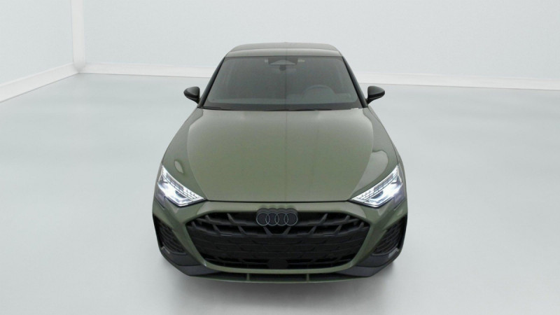 Photo 3 de l'offre de AUDI A3 SPORTBACK NOUVELLE 45 TFSI E HYBRIDE RECHARGEABLE 272 S TRONIC 6 S LINE à 45498€ chez Carlyss automobiles Vitré