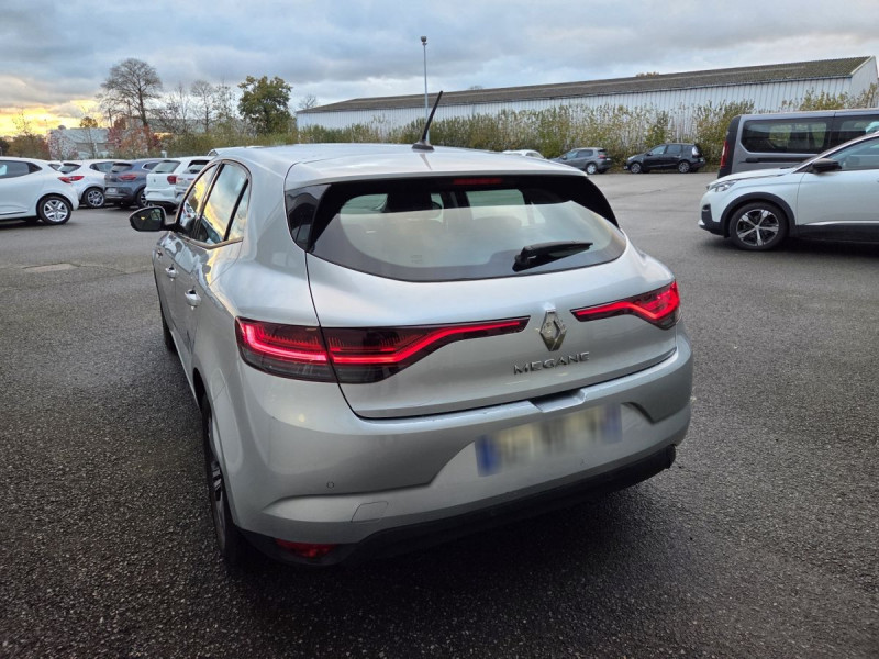 Photo 3 de l'offre de Renault Mégane Berline (4) evolution Blue dCi 115 à 14990€ chez Carlyss automobiles Vitré