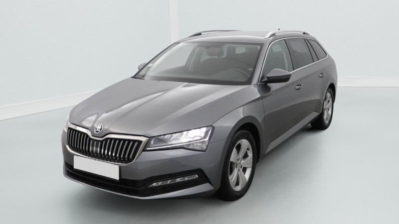Photo 3 de l'offre de SKODA Superb Combi Superb Combi 2.0 TDI 150 SCR DSG7 Business à 32598€ chez Carlyss automobiles Vitré