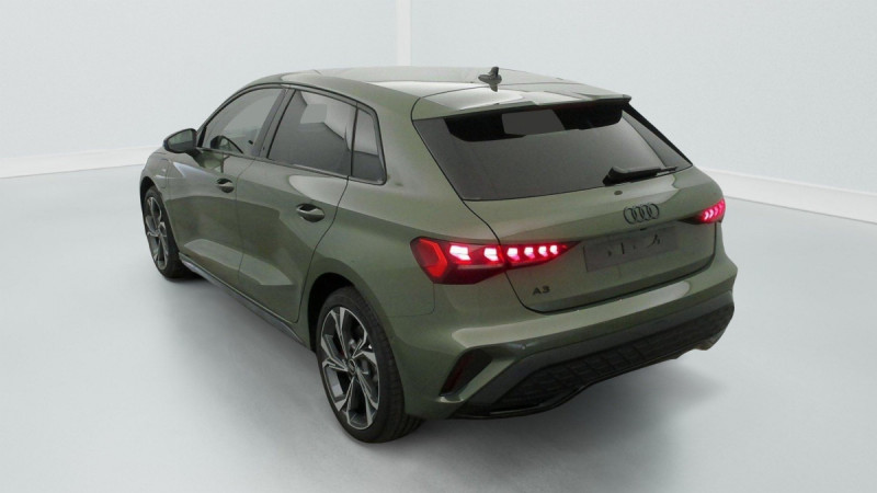 Photo 9 de l'offre de AUDI A3 SPORTBACK NOUVELLE 45 TFSI E HYBRIDE RECHARGEABLE 272 S TRONIC 6 S LINE à 45498€ chez Carlyss automobiles Vitré