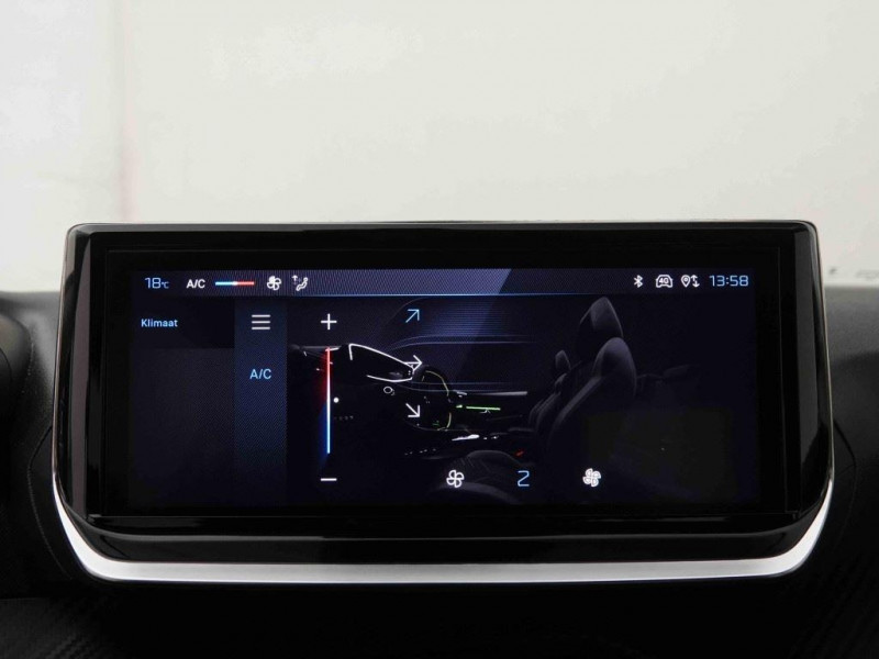 Photo 6 de l'offre de PEUGEOT 208 1.2 T 100 Active à 16532€ chez Carlyss automobiles Vitré