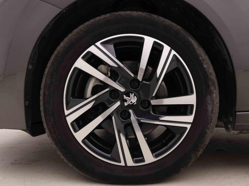 Photo 15 de l'offre de PEUGEOT 208 1.2 T 100 Allure à 17480€ chez Carlyss automobiles Vitré