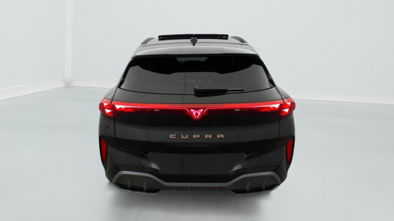 Photo 6 de l'offre de Cupra Terramar 1.5 eTSI Hybrid 150 ch DSG7 V à 36998€ chez Carlyss automobiles Vitré