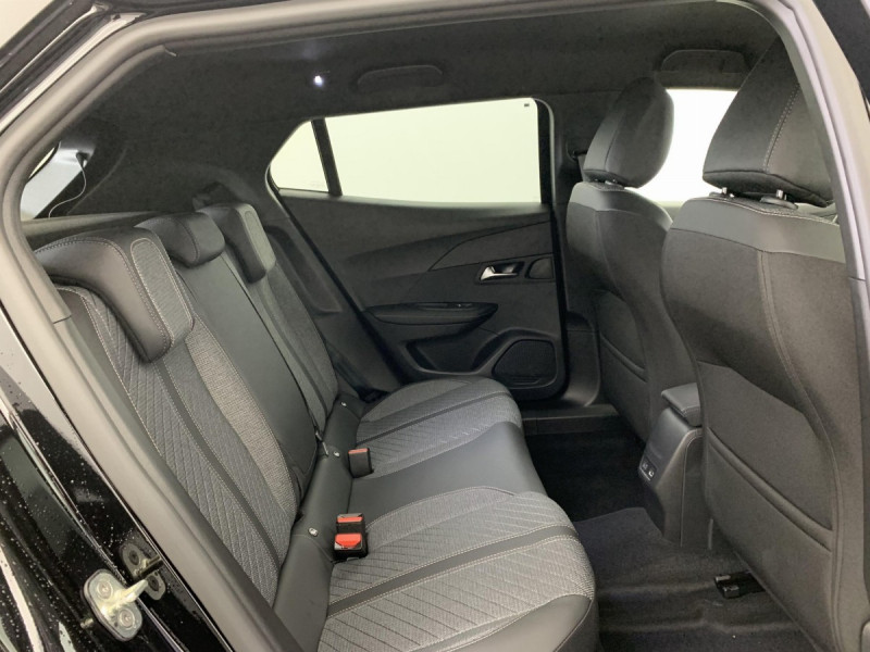 Photo 10 de l'offre de PEUGEOT 2008 Hybrid 145 e-DCS6 Allure à 24998€ chez Carlyss automobiles Vitré