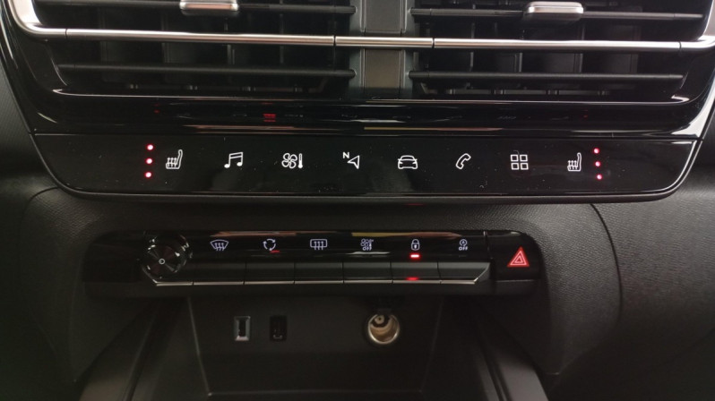 Photo 18 de l'offre de CITROEN C5 Aircross Hybride 136 e-DCS6 Plus à 23998€ chez Carlyss automobiles Vitré