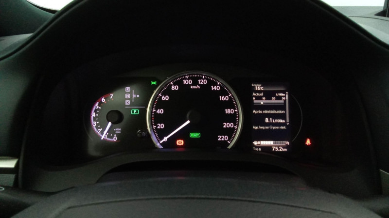 Photo 5 de l'offre de LEXUS CT 200H SPORT EDITION à 19598€ chez Carlyss automobiles Vitré