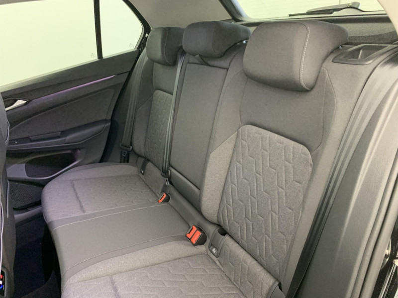 Photo 14 de l'offre de VOLKSWAGEN GOLF 8 1.5 ETSI EVO2 150 DSG7 LIFE PLUS à 32098€ chez Carlyss automobiles Vitré