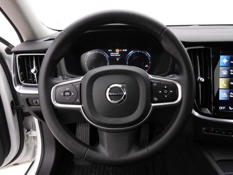 Photo 8 de l'offre de VOLVO V60 2.0D B4 MILD HYBRID 211 BVA MOMENTUM CORE à 34565€ chez Carlyss automobiles Vitré
