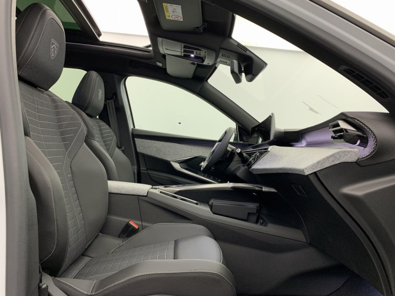 Photo 9 de l'offre de PEUGEOT 3008 Hybrid 145 e-DCS6 GT à 34998€ chez Carlyss automobiles Vitré