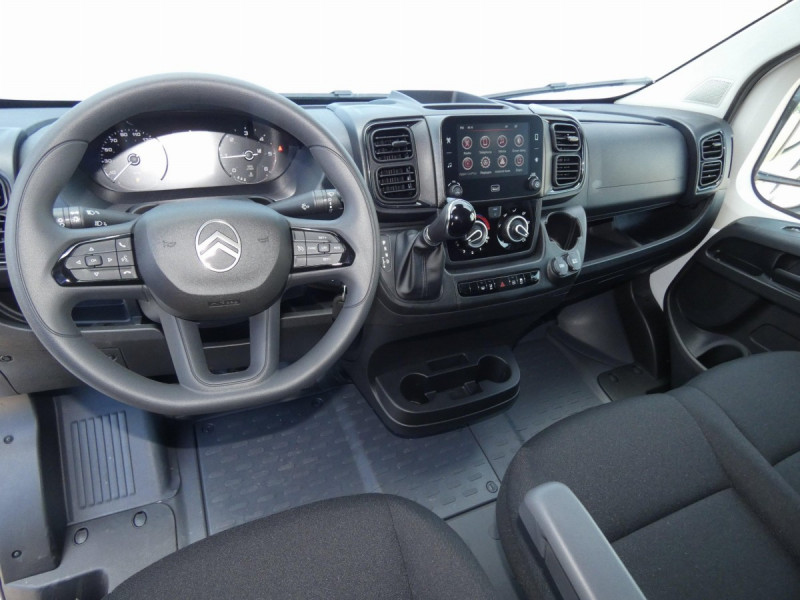 Photo 23 de l'offre de CITROEN Jumper Fourgon TOLE 35 L2H2 180 S&S BVA8 à 31437€ chez Carlyss automobiles Vitré