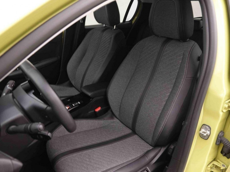 Photo 3 de l'offre de PEUGEOT 208 1.2 puretech 100 allure à 17932€ chez Carlyss automobiles Vitré