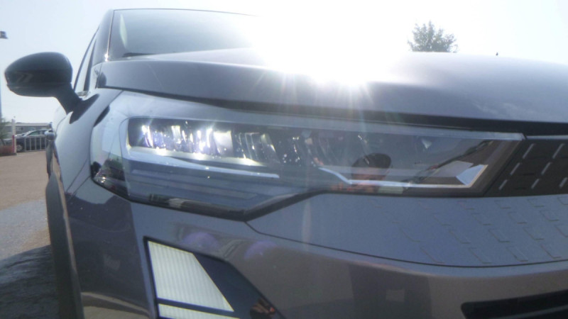 Photo 5 de l'offre de RENAULT CAPTUR Captur E-Tech full hybrid 145 ch Techno à 29998€ chez Carlyss automobiles Vitré