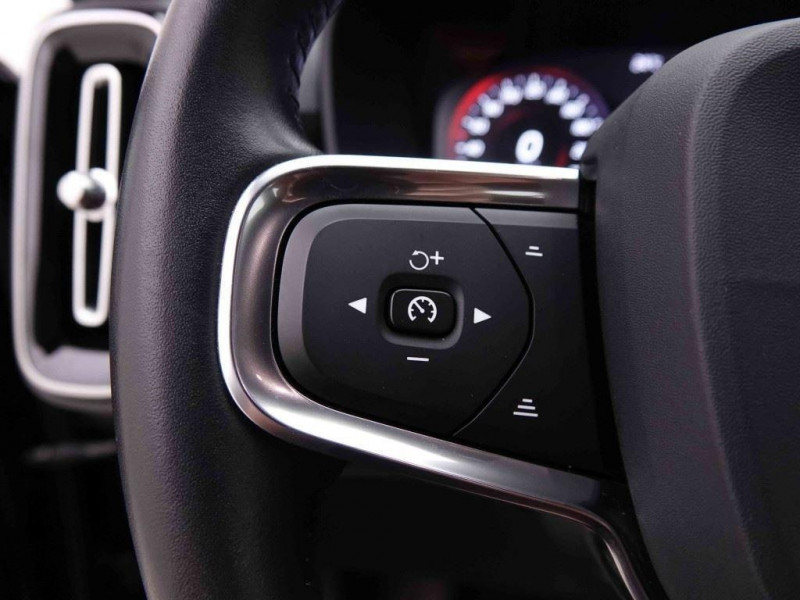 Photo 16 de l'offre de VOLVO XC40 1.5 T5 180 PHEV Momentum Pro à 28702€ chez Carlyss automobiles Vitré