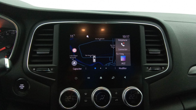 Photo 13 de l'offre de RENAULT Megane IV Berline Mégane IV Berline Blue dCi 115 EDC - 21N Business à 19198€ chez Carlyss automobiles Vitré