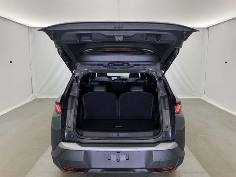 Photo 12 de l'offre de PEUGEOT 5008 Hybrid 145 e-DCS6 Allure à 31998€ chez Carlyss automobiles Vitré