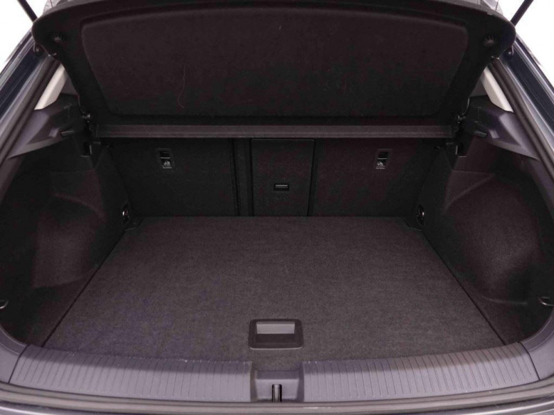 Photo 6 de l'offre de VOLKSWAGEN T-roc 1.0 TSi 115 Edition à 28198€ chez Carlyss automobiles Vitré