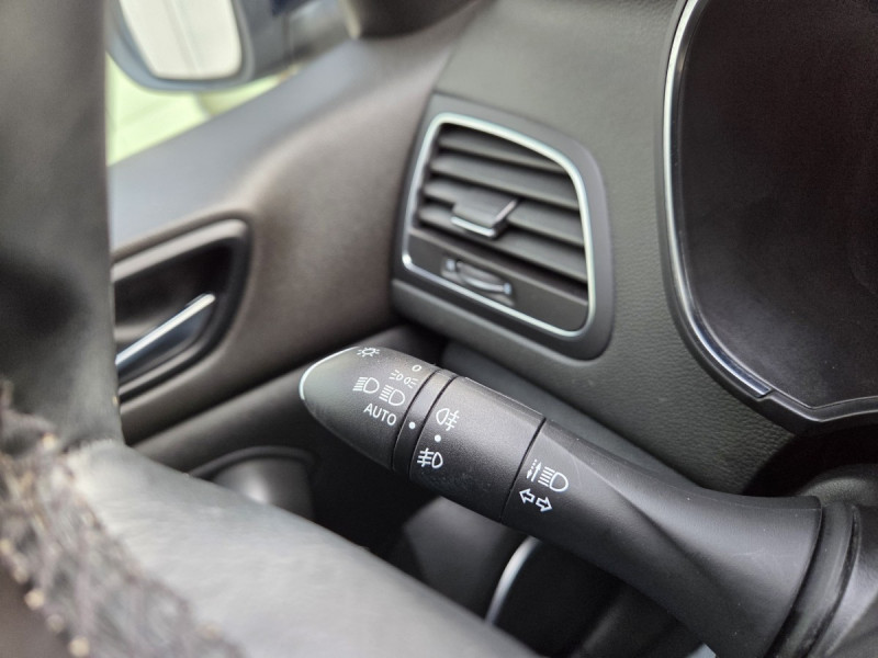 Photo 23 de l'offre de Renault Mégane Berline (4) Intens TCe 140 FAP à 15990€ chez Carlyss automobiles Vitré