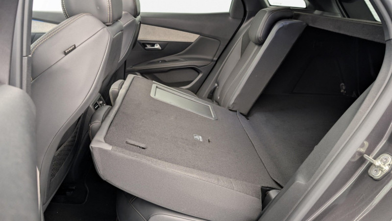 Photo 12 de l'offre de PEUGEOT 3008 Hybrid4 300 e-EAT8 GT à 27370€ chez Carlyss automobiles Vitré