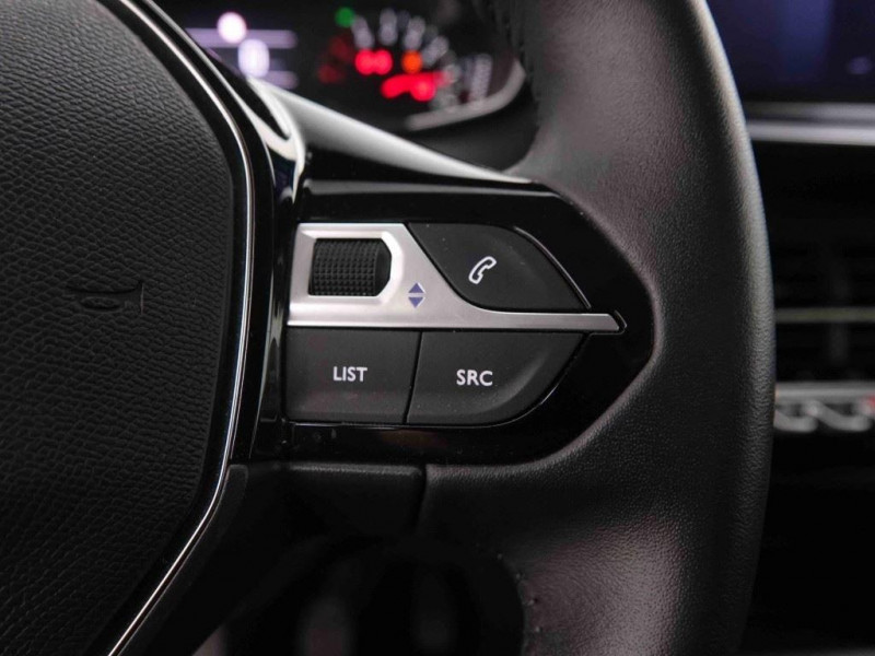 Photo 12 de l'offre de PEUGEOT 208 1.2 T 100 Active à 17498€ chez Carlyss automobiles Vitré