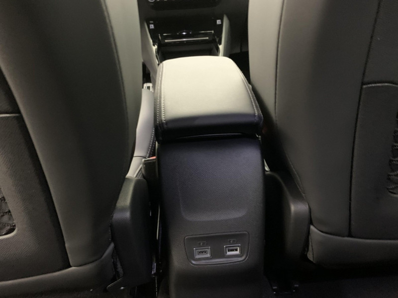 Photo 19 de l'offre de PEUGEOT 2008 Hybrid 145 e-DCS6 GT à 26158€ chez Carlyss automobiles Vitré