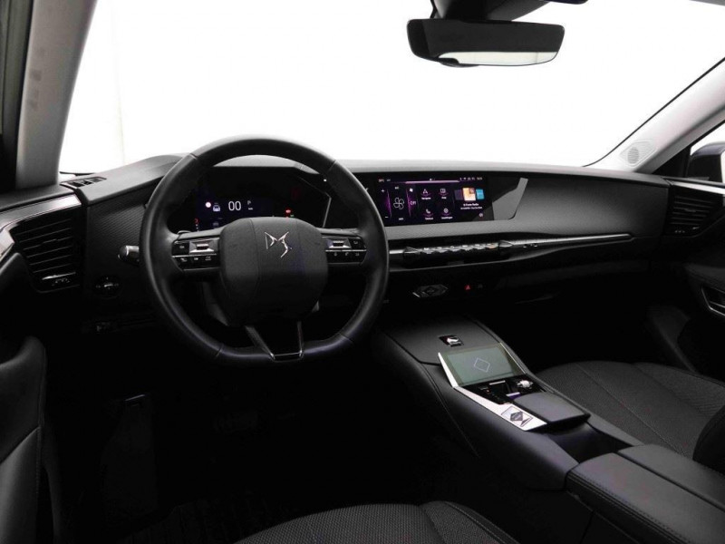 Photo 8 de l'offre de DS DS4 1.2 T 130 EAT8 Bastille à 24198€ chez Carlyss automobiles Vitré