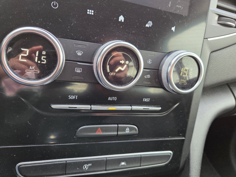 Photo 10 de l'offre de Renault Mégane Berline (4) Business TCe 115 FAP -21N à 15990€ chez Carlyss automobiles Vitré