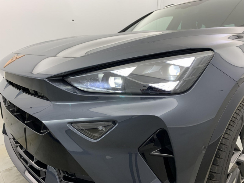 Photo 23 de l'offre de Cupra FORMENTOR NOUVEAU 1.5 ETSI HYBRID 150 CH DSG7 V à 34598€ chez Carlyss automobiles Vitré
