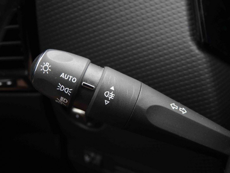 Photo 17 de l'offre de DS DS4 1.2 T 130 EAT8 Bastille à 24198€ chez Carlyss automobiles Vitré