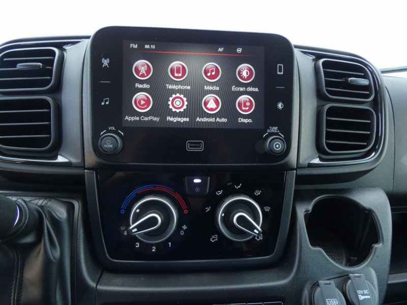 Photo 30 de l'offre de CITROEN Jumper Fourgon TOLE 35 L2H2 180 S&S BVA8 à 31437€ chez Carlyss automobiles Vitré