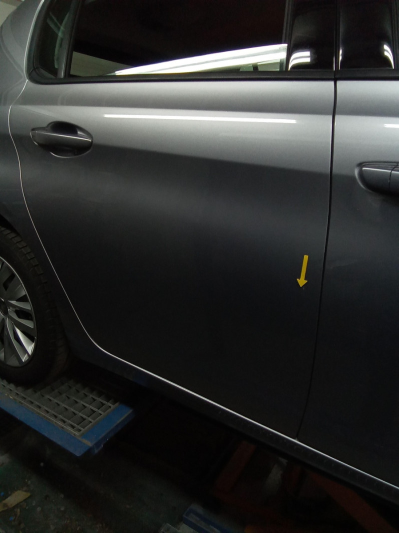 Photo 13 de l'offre de PEUGEOT 308 AFFAIRE BLUEHDI 100 S&S BVM6 PREMIUM PACK à 12598€ chez Carlyss automobiles Vitré