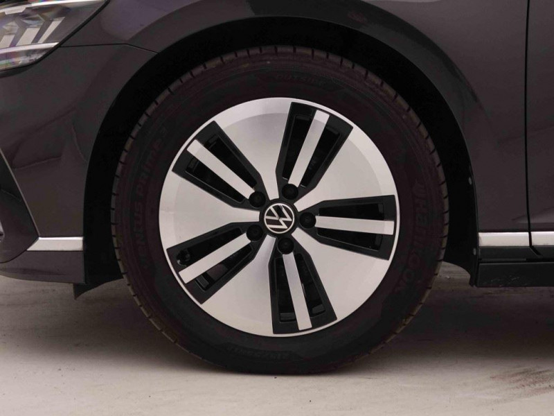 Photo 19 de l'offre de VOLKSWAGEN Passat Variant 1.4 TSi 218 GTE PHEV à 29698€ chez Carlyss automobiles Vitré