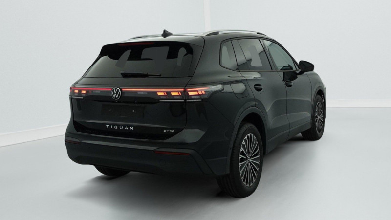 Photo 7 de l'offre de VOLKSWAGEN TIGUAN NOUVEAU 1.5 eTSI 150CV DSG7 LIFE PLUS à 37998€ chez Carlyss automobiles Vitré