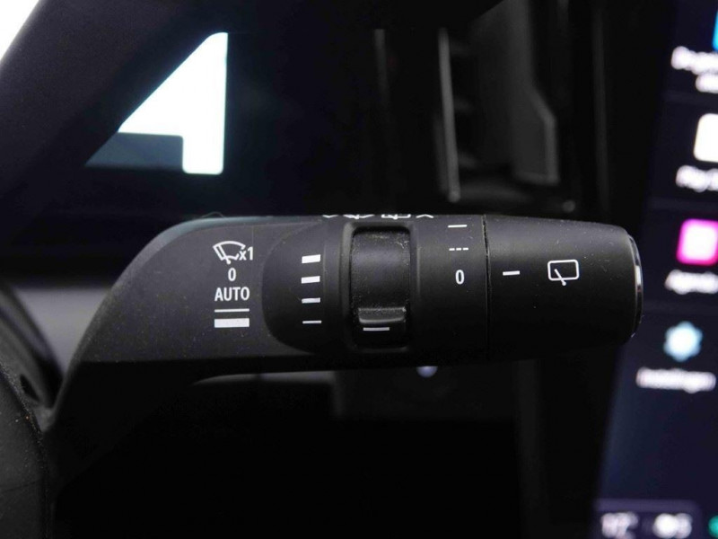 Photo 16 de l'offre de RENAULT Mégane 40 kWh E-TECH R130 Boost Charge à 24718€ chez Carlyss automobiles Vitré