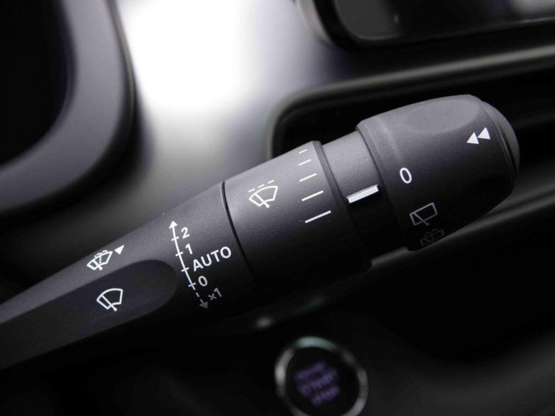 Photo 15 de l'offre de Jeep Avenger 1.2T e-Hybrid DCT Summit à 31469€ chez Carlyss automobiles Vitré