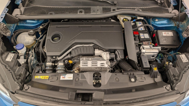 Photo 20 de l'offre de PEUGEOT 2008 Hybrid 136 e-DCS6 Allure à 23598€ chez Carlyss automobiles Vitré