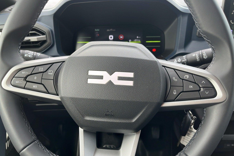 Photo 21 de l'offre de DACIA DUSTER TCe 130 4x4 Expression à 24998€ chez Carlyss automobiles Vitré