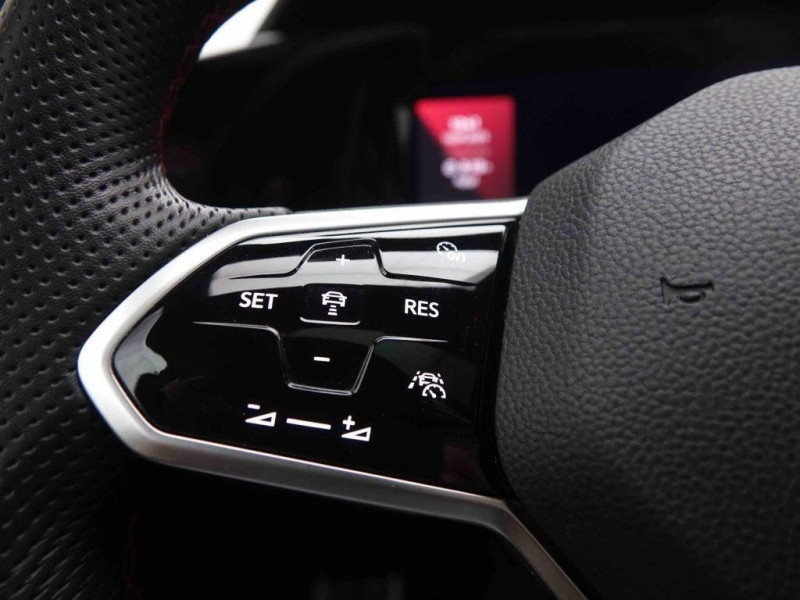 Photo 23 de l'offre de Volkswagen Golf GTi 2.0 TSi 300 DSG Clubsport à 46965€ chez Carlyss automobiles Vitré