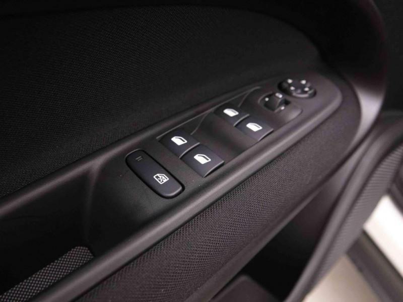 Photo 21 de l'offre de Fiat 600 1.2 HYBRID 110 DCT POP à 24798€ chez Carlyss automobiles Vitré