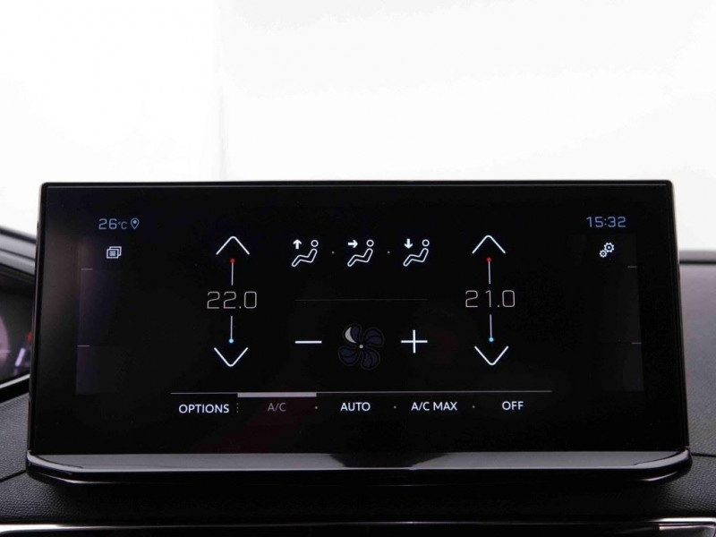 Photo 9 de l'offre de PEUGEOT 3008 1.2 T 130 EAT8 GT-Line à 28577€ chez Carlyss automobiles Vitré