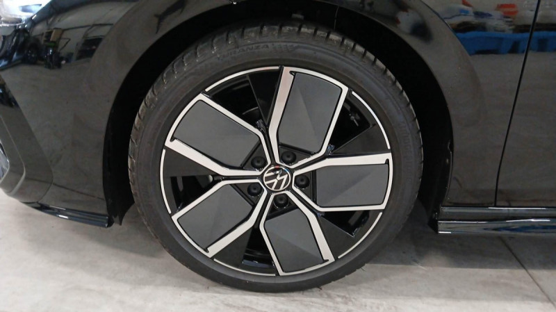 Photo 9 de l'offre de VOLKSWAGEN GOLF Golf 2.0 TDI 150 DSG7 R-Line à 37498€ chez Carlyss automobiles Vitré