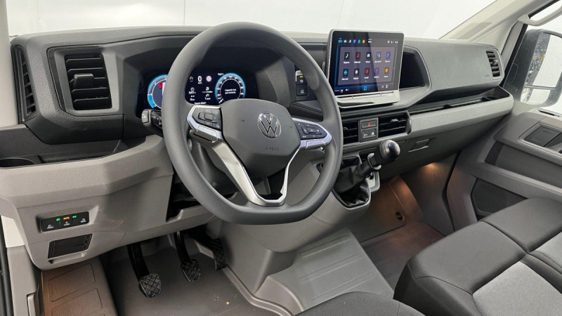 Photo 11 de l'offre de VOLKSWAGEN Crafter VAN 35 L3H3 2.0 TDI 140 CH BUSINESS à 35037€ chez Carlyss automobiles Vitré