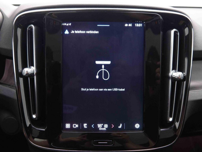 Photo 13 de l'offre de Volvo C40 79 kWh Recharge Dark à 36619€ chez Carlyss automobiles Vitré