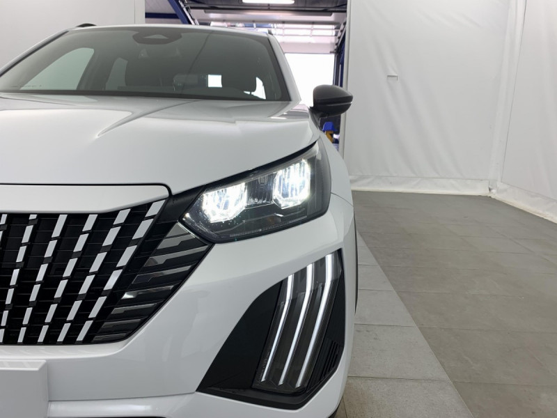 Photo 20 de l'offre de PEUGEOT 2008 Hybrid 145 e-DCS6 Allure à 24998€ chez Carlyss automobiles Vitré