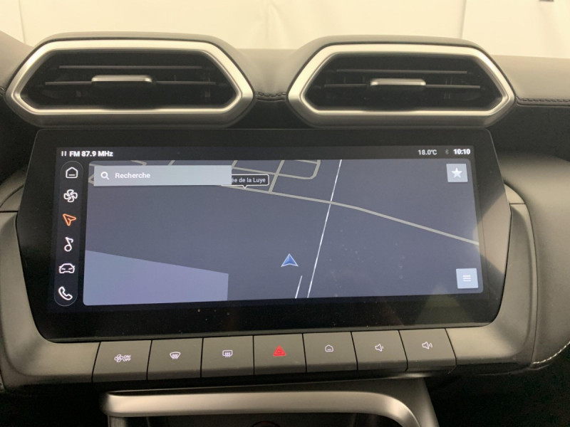 Photo 10 de l'offre de MG Motor ZS 1.5 L Hybrid+ 197 ch Luxury à 23998€ chez Carlyss automobiles Vitré